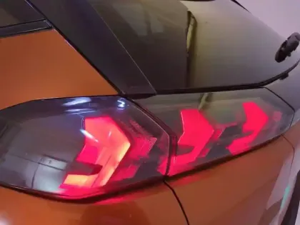 Photo 68 Peugeot 2008  BlueHDi 130 S&S EAT8