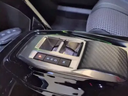 Photo 33 Peugeot 2008  BlueHDi 130 S&S EAT8