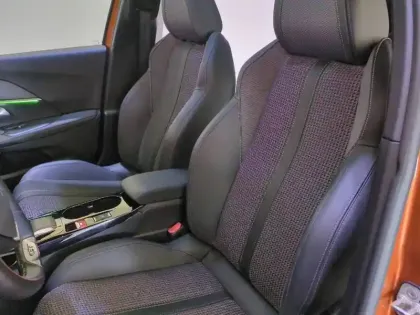 Photo 62 Peugeot 2008  BlueHDi 130 S&S EAT8