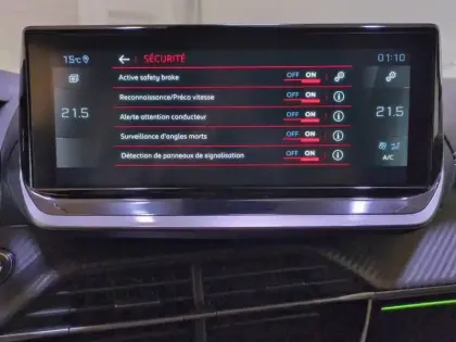 Photo 41 Peugeot 2008  BlueHDi 130 S&S EAT8