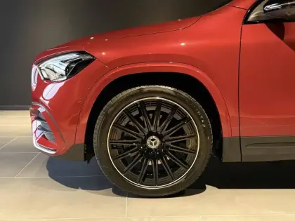 Photo 18 Mercedes GLA  200 d 8G-DCT