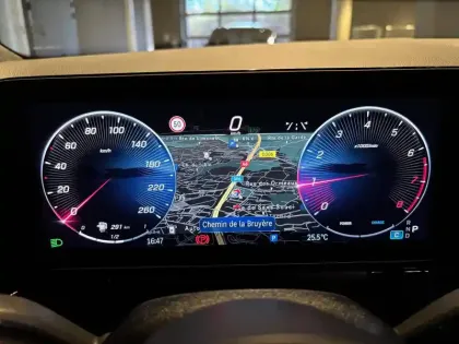 Photo 8 Mercedes GLA  200 d 8G-DCT