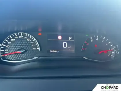 Photo 40 Peugeot 2008  PureTech 130 S&S EAT8