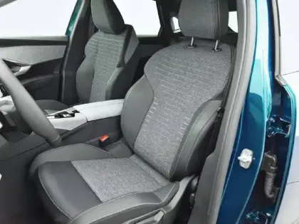 Photo 39 Peugeot 3008  Hybrid 145 e-DCS6