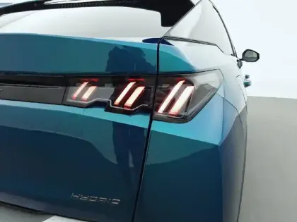 Photo 16 Peugeot 3008  Hybrid 145 e-DCS6