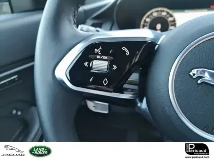 Photo 63 Jaguar E-Pace  P300e ch PHEV AWD BVA