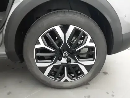 Photo 12 Citroën C4  Hybride 136 e-DCS6