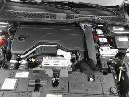 Photo 14 Citroën C4  Hybride 136 e-DCS6