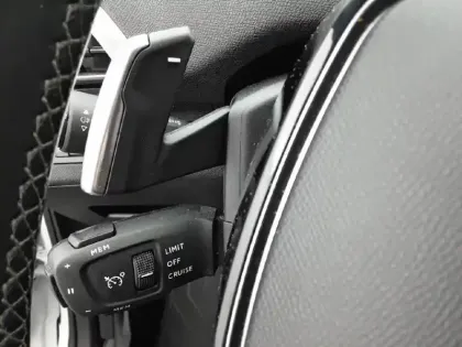 Photo 18 Peugeot 3008  Hybrid 225 e-EAT8