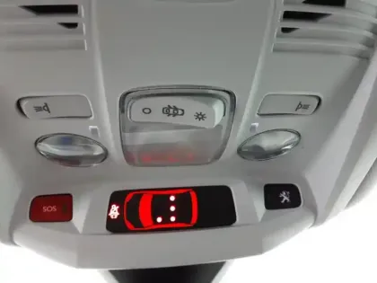 Photo 23 Peugeot 3008  Hybrid 225 e-EAT8