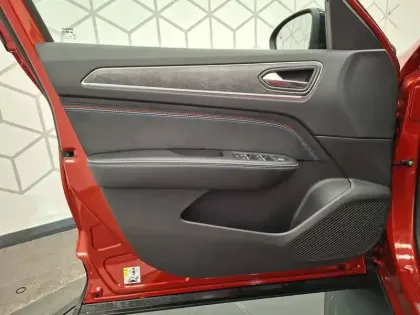 Photo 26 Renault Arkana  E-Tech full hybrid 145 GSR2