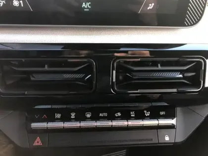 Photo 13 Renault 5 Renault  E-Tech Electrique 120 ch autonomie urbaine