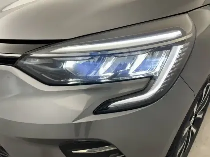 Photo 29 Renault Clio  E-Tech full hybrid 145