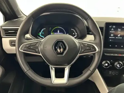 Photo 23 Renault Clio  E-Tech full hybrid 145