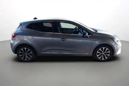 Photo 6 Renault Clio  E-Tech full hybrid 145