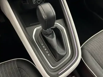 Photo 21 Renault Clio  E-Tech full hybrid 145