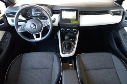 Photo 8 Renault Clio  E-Tech full hybrid 145