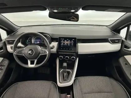 Photo 34 Renault Clio  E-Tech full hybrid 145