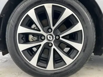 Photo 27 Renault Clio  E-Tech full hybrid 145