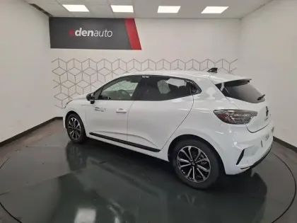 Photo 10 Renault Clio  E-Tech full hybrid 145 ch GSR2