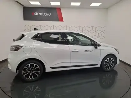 Photo 5 Renault Clio  E-Tech full hybrid 145 ch GSR2