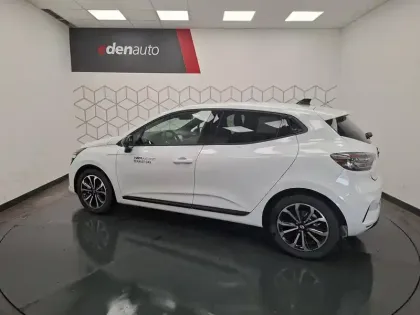 Photo 11 Renault Clio  E-Tech full hybrid 145 ch GSR2