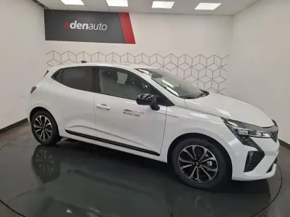 Photo 2 Renault Clio  E-Tech full hybrid 145 ch GSR2