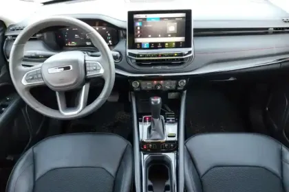 Photo 8 Jeep Compass  1.3 PHEV T4 240 ch 4xe eAWD