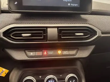 Photo 34 Dacia Sandero  SCe 65