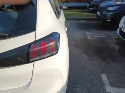 Photo 31 Peugeot 208  PureTech 75 S&S BVM5