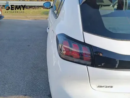 Photo 30 Peugeot 208  PureTech 75 S&S BVM5