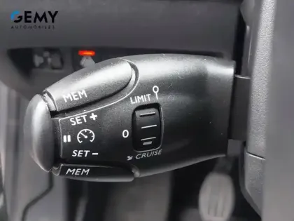 Photo 11 Peugeot 208  BlueHDi 100 S&S BVM6