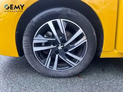 Photo 39 Peugeot 208  PureTech 100 S&S EAT8