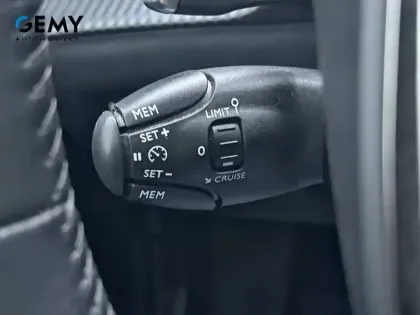 Photo 18 Peugeot 208  PureTech 100 S&S EAT8