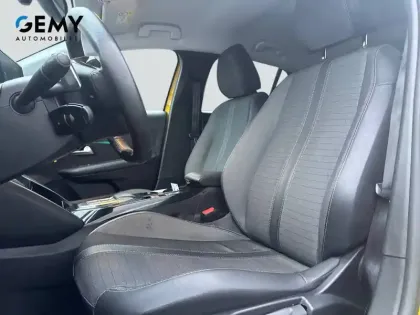 Photo 64 Peugeot 208  PureTech 100 S&S EAT8