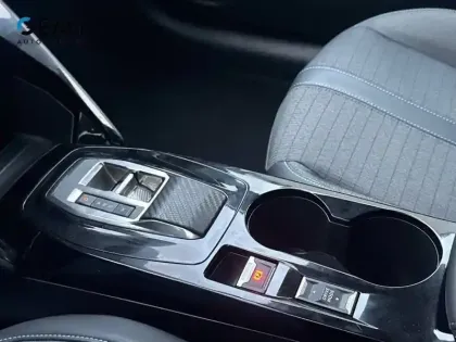 Photo 53 Peugeot 208  PureTech 100 S&S EAT8