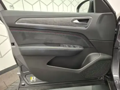 Photo 24 Renault Arkana  E-Tech full hybrid 145 GSR2