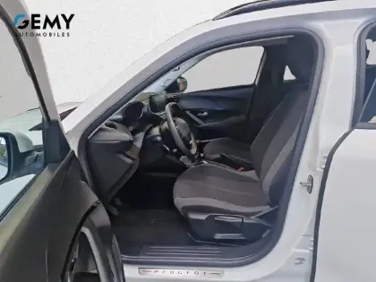 Photo 8 Peugeot 2008  PureTech 130 S&S BVM6