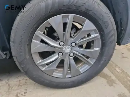 Photo 10 Peugeot 2008  PureTech 130 S&S BVM6