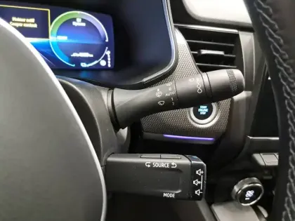 Photo 29 Renault Arkana  E-Tech hybride 145 - 22