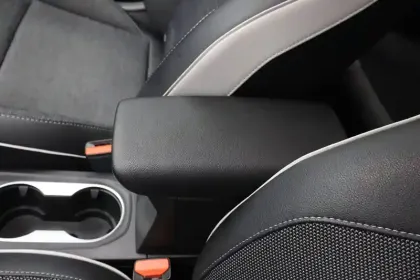 Photo 25 Renault Captur  TCe 140 - 21