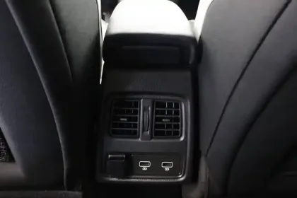 Photo 10 Renault Captur  TCe 140 - 21