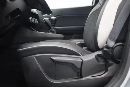 Photo 7 Renault Captur  TCe 140 - 21