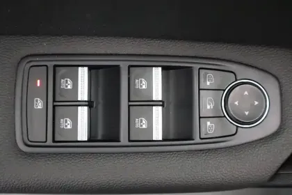 Photo 8 Renault Captur  TCe 140 - 21