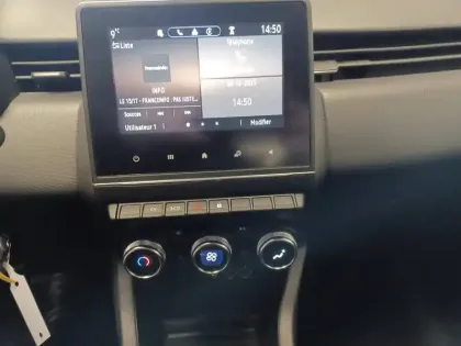 Photo 29 Renault Clio  E-Tech full hybrid 145