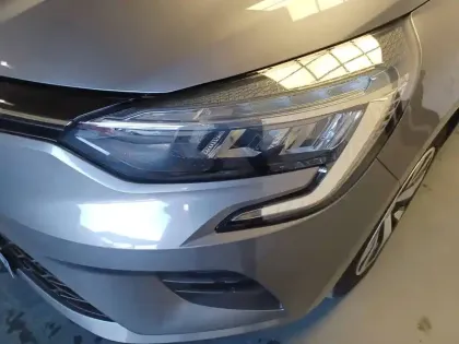 Photo 76 Renault Clio  E-Tech full hybrid 145