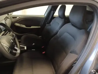 Photo 9 Renault Clio  E-Tech full hybrid 145