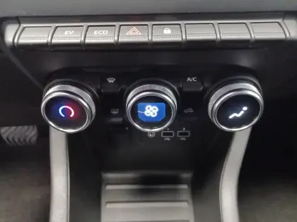 Photo 30 Renault Clio  E-Tech full hybrid 145