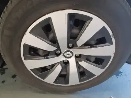 Photo 37 Renault Clio  E-Tech full hybrid 145