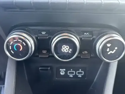 Photo 24 Renault Clio  E-Tech 140 - 21N